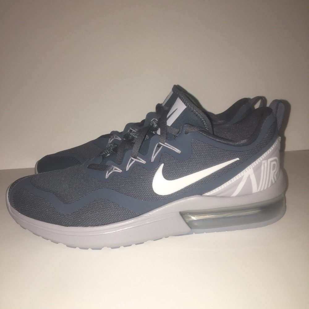 NIKE AIR MAX FURY
